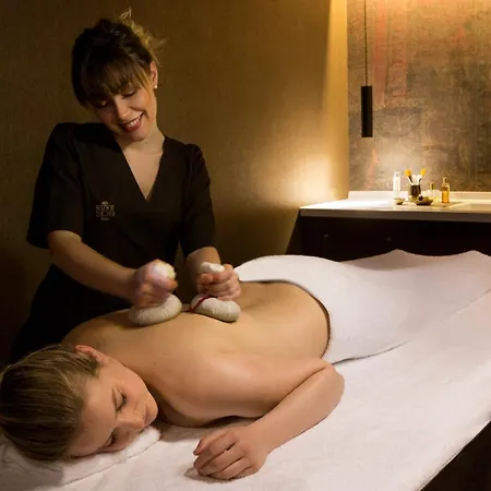 Western Premier De La Poste & 4* Troyes