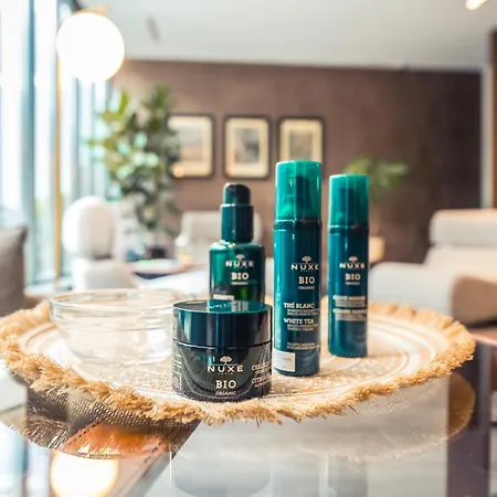 Western Premier De La Poste & 트루아