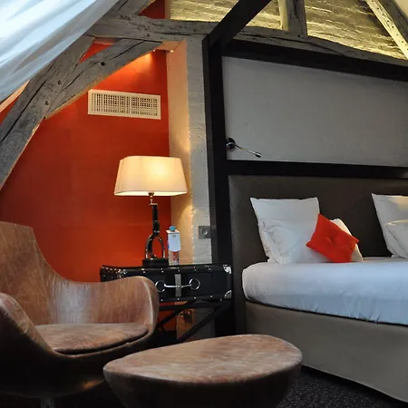 Western Premier De La Poste & 4*