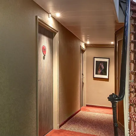 Western Premier De La Poste & 4*