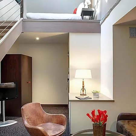 Western Premier De La Poste & 4* تروي