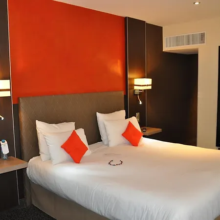 Western Premier De La Poste & 트루아