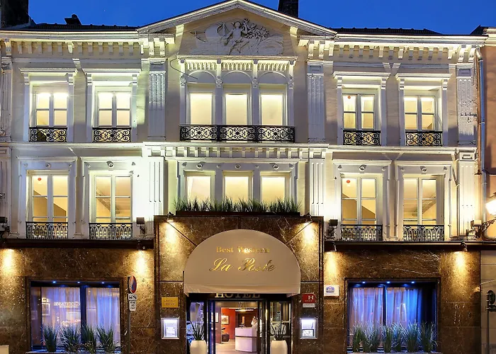 Western Premier De La Poste & 4*