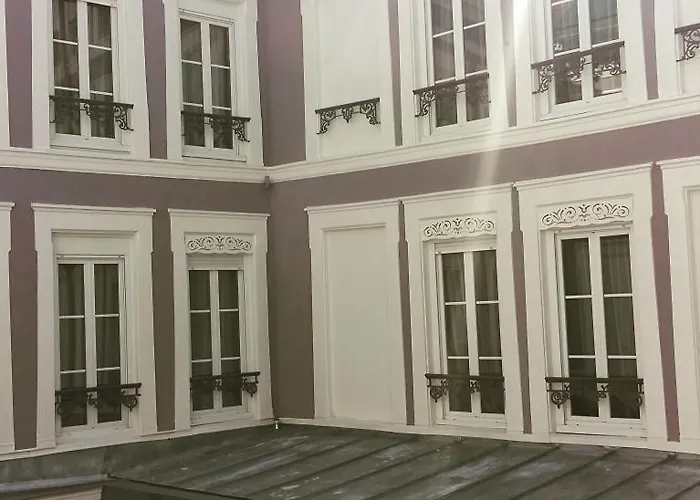 Western Premier De La Poste & Troyes