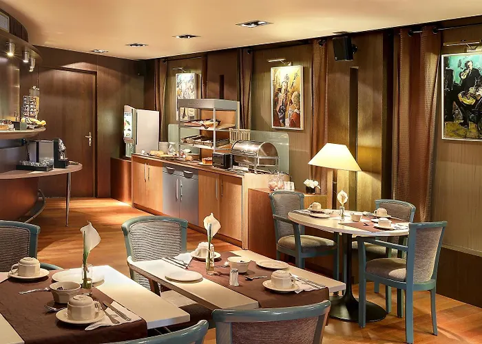 Western Premier De La Poste & 4*